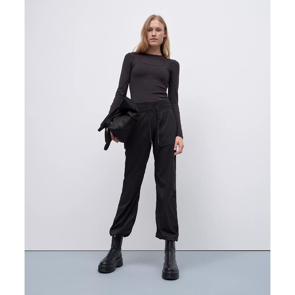 Lululemon Dance Studio Mid-Rise Pant Regular Size 8 Black NWT - Picture 1 of 8